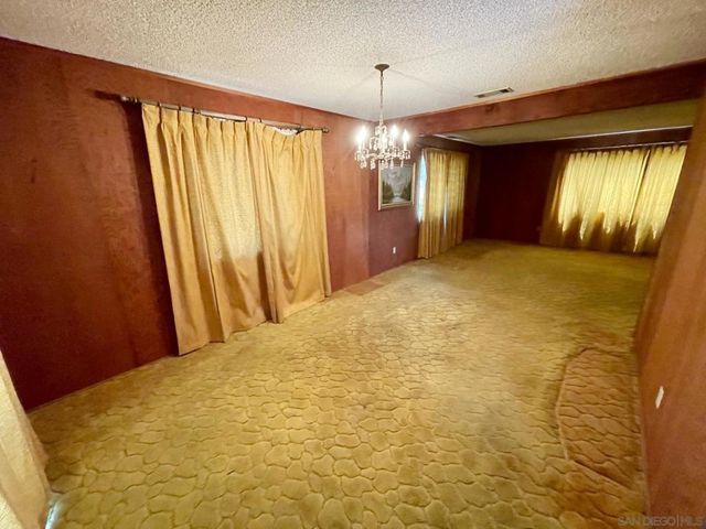 1758 Vista Grande, El Cajon, CA 92019