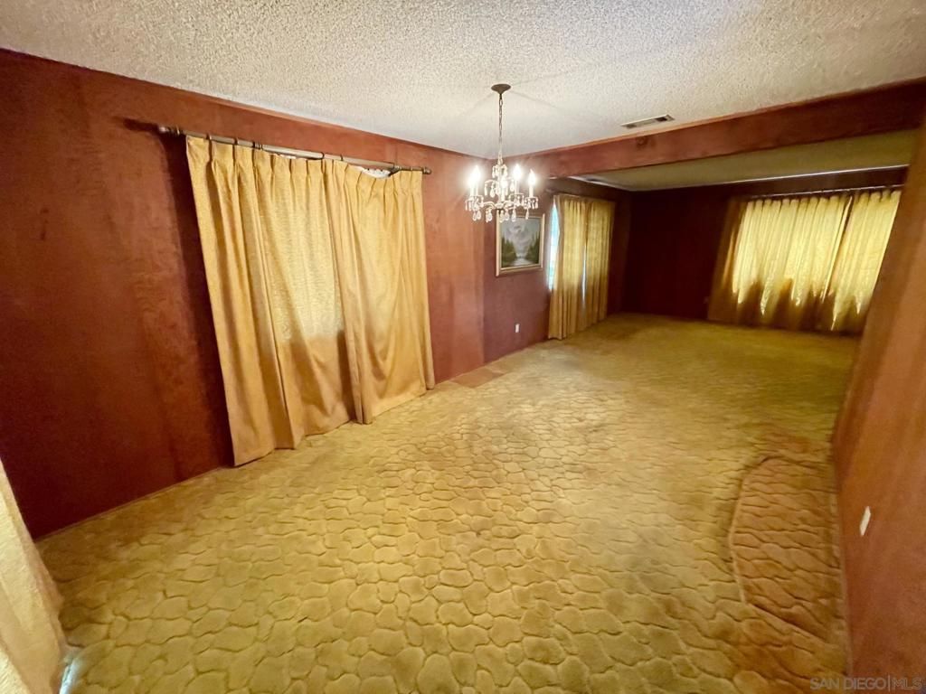 Image 9 of property listing at 1758 Vista Grande, El Cajon, CA 92019