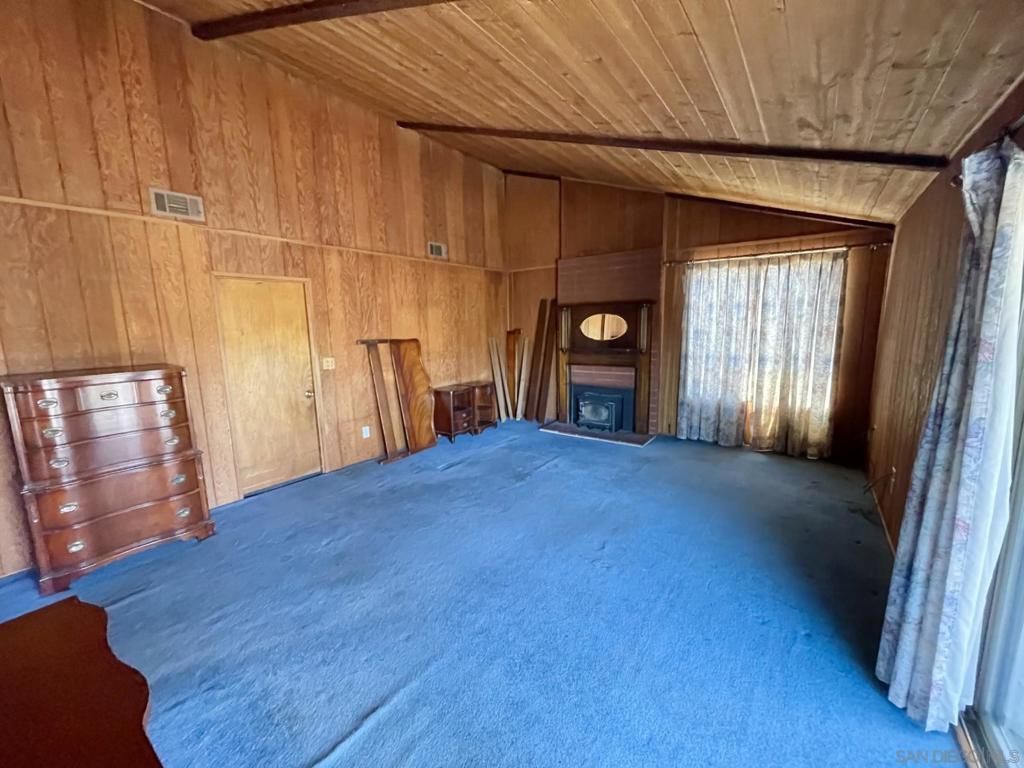 Image 11 of property listing at 1758 Vista Grande, El Cajon, CA 92019