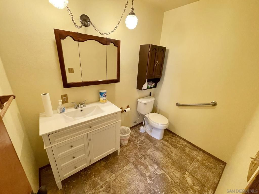 Image 17 of property listing at 1758 Vista Grande, El Cajon, CA 92019