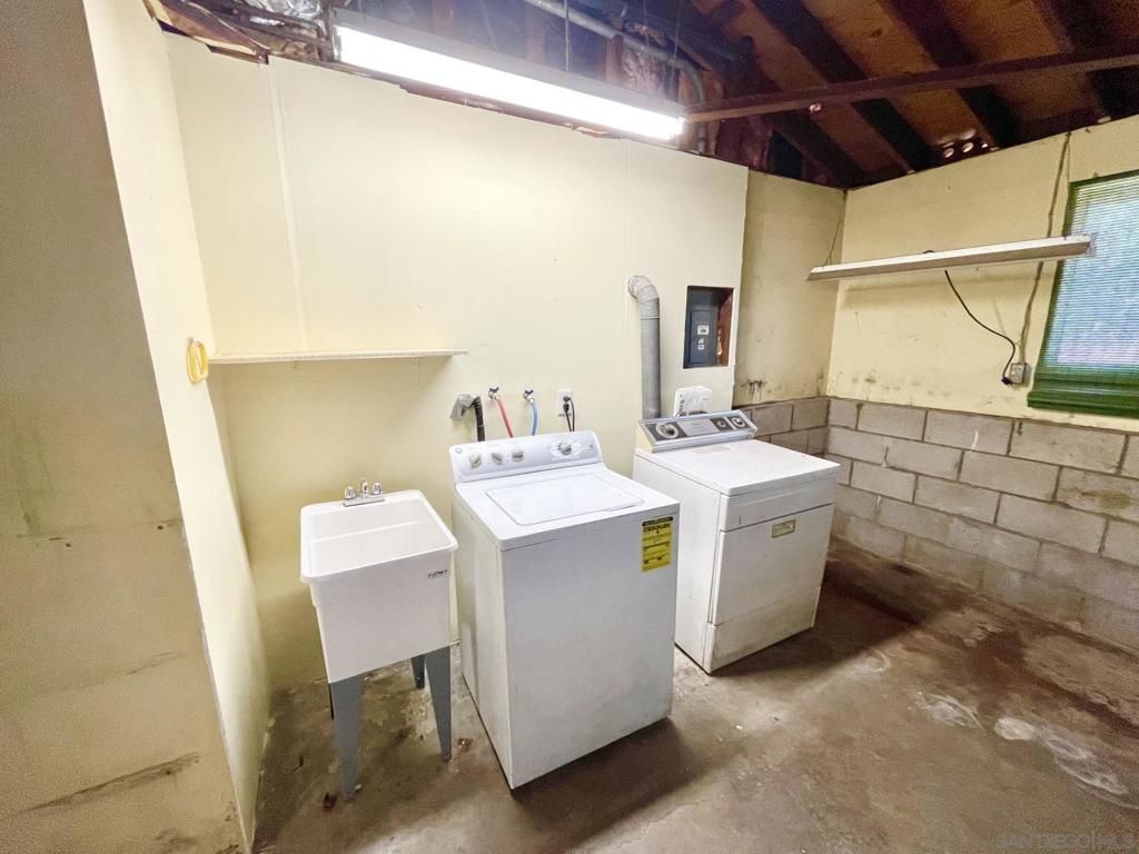 Image 18 of property listing at 1758 Vista Grande, El Cajon, CA 92019