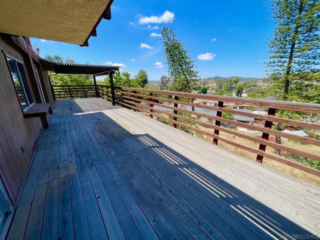 Image 4 of property listing at 1758 Vista Grande, El Cajon, CA 92019