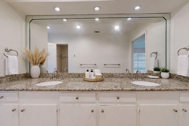 347 Forest Lake Drive, Seabrook, TX 77586