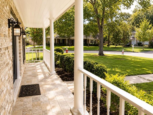 347 Forest Lake Drive, Seabrook, TX 77586