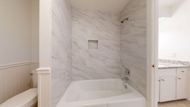 347 Forest Lake Drive, Seabrook, TX 77586
