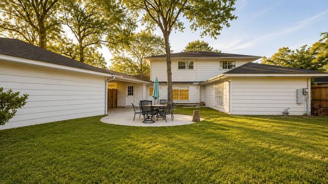 347 Forest Lake Drive, Seabrook, TX 77586