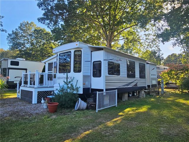 118 Dunns Corner Road, Westerly, RI 02891