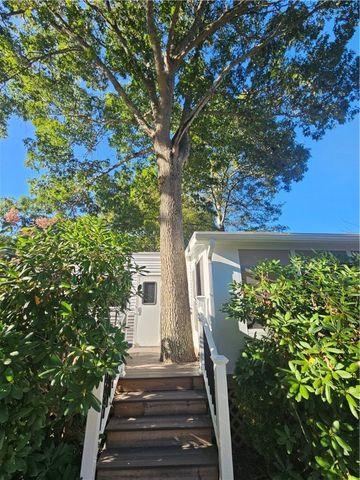 118 Dunns Corner Road, Westerly, RI 02891