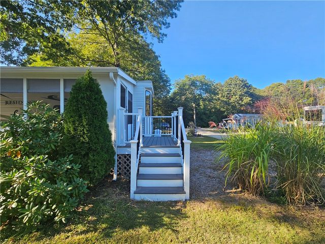 118 Dunns Corner Road, Westerly, RI 02891