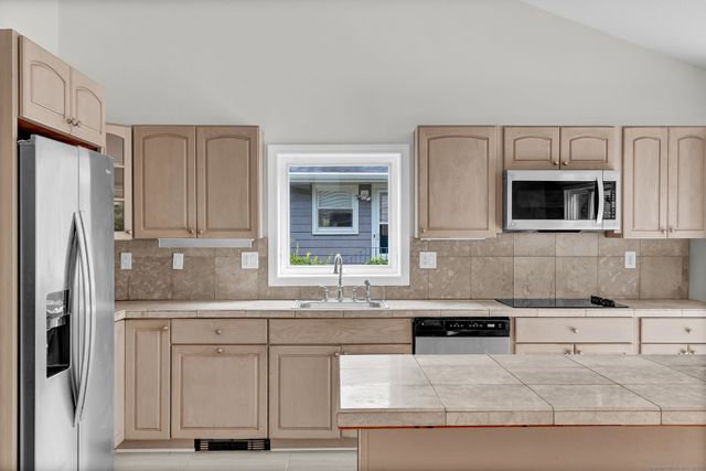 37 West Normandy Drive, West Hartford, CT 06107