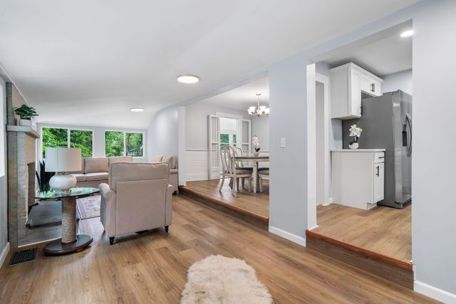 5 Bond Street, Brookline, NH 03033