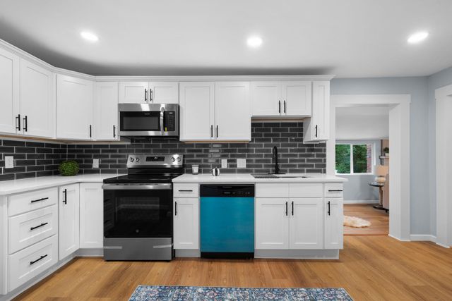 5 Bond Street, Brookline, NH 03033