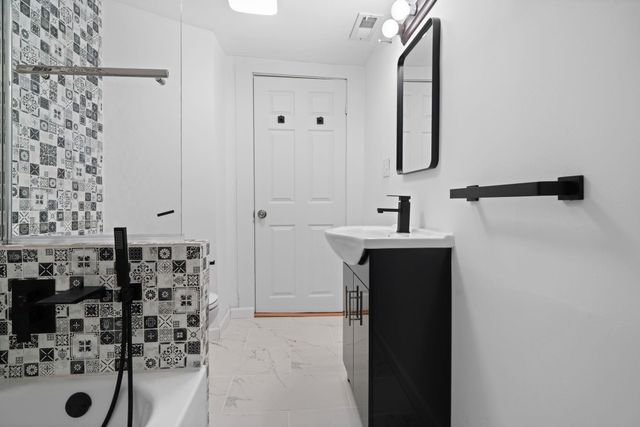 5 Bond Street, Brookline, NH 03033