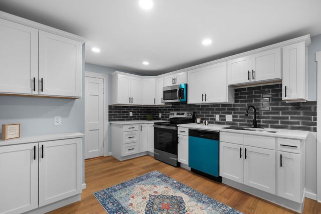 5 Bond Street, Brookline, NH 03033