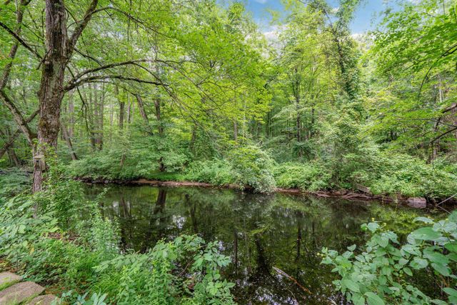 5 Bond Street, Brookline, NH 03033