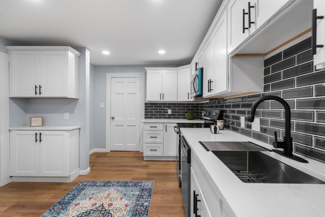 5 Bond Street, Brookline, NH 03033