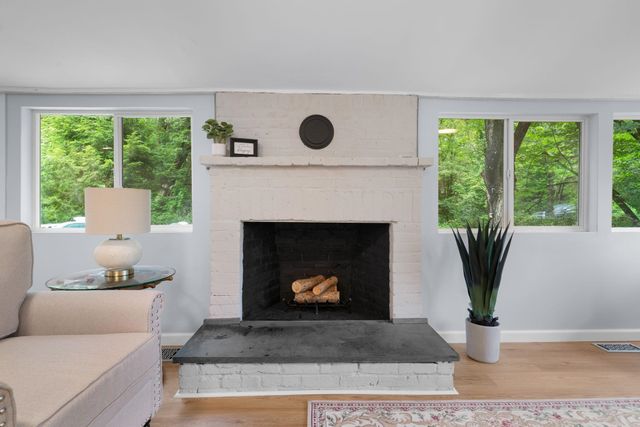 5 Bond Street, Brookline, NH 03033
