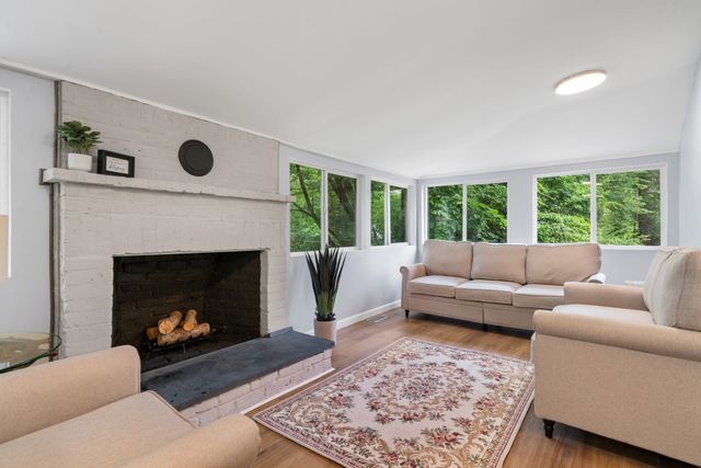 5 Bond Street, Brookline, NH 03033