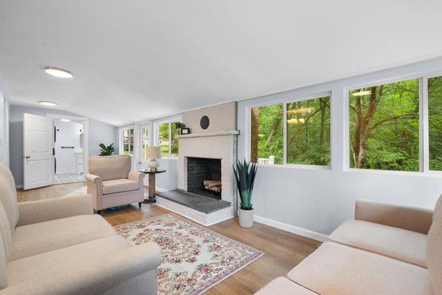 5 Bond Street, Brookline, NH 03033