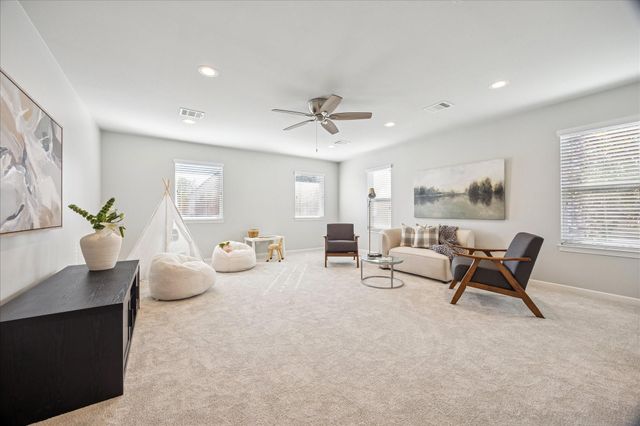 211 E 24th Street, Houston, TX 77008