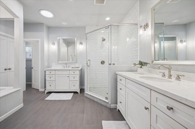 211 E 24th Street, Houston, TX 77008