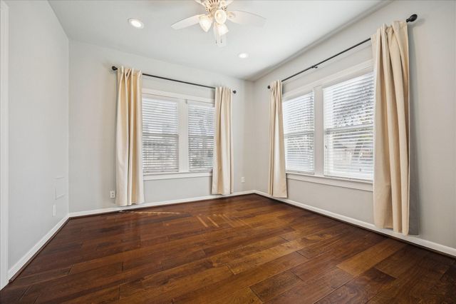 211 E 24th Street, Houston, TX 77008