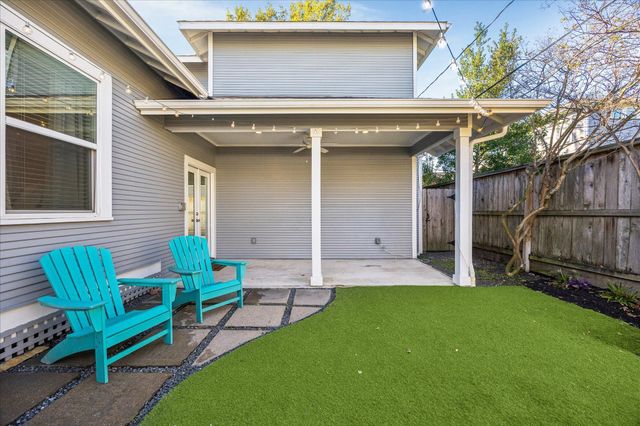 211 E 24th Street, Houston, TX 77008