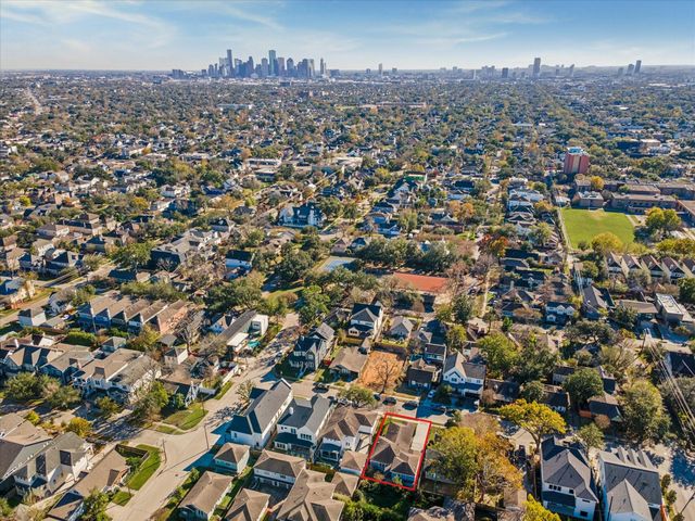 211 E 24th Street, Houston, TX 77008
