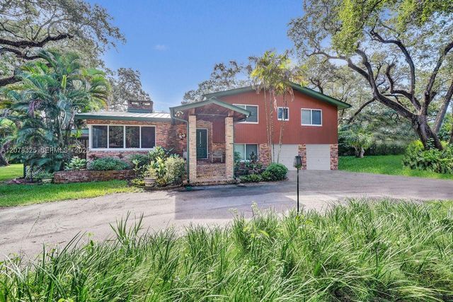 5500 Woodland Lane, Dania Beach, FL 33312