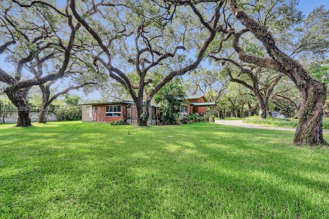 5500 Woodland Lane, Dania Beach, FL 33312