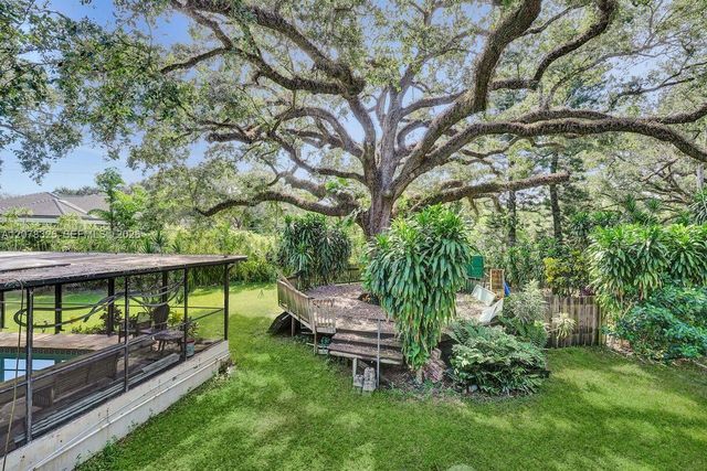 5500 Woodland Lane, Dania Beach, FL 33312