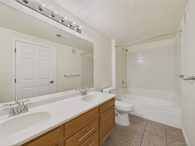 9961 E Idaho Circle 101, Aurora, CO 80247