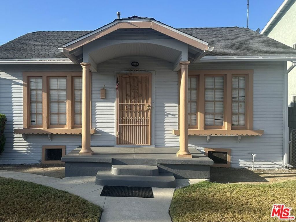 2418 Exposition Place, Los Angeles, CA 90018