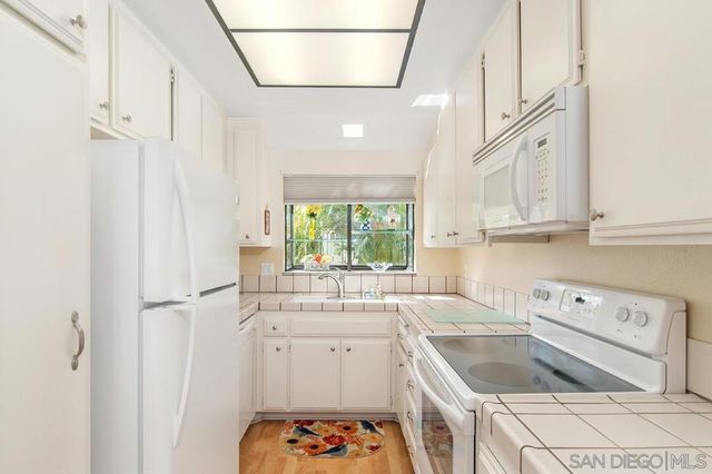 1972 Irisdale Ct, Encinitas, CA 92024