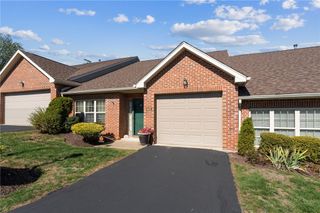 104 Willow Lane, Houston, PA 15342