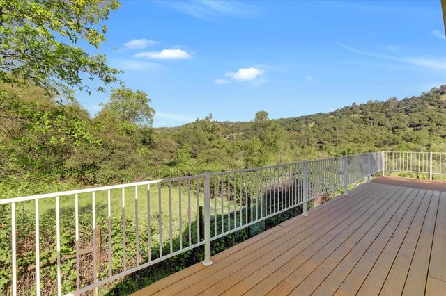 14319 Ballantree Ln, Grass Valley, CA 95949