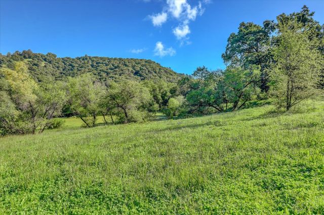 14319 Ballantree Ln, Grass Valley, CA 95949