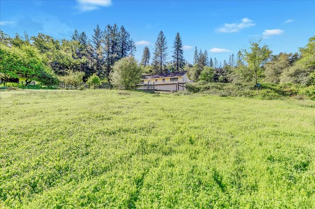 14319 Ballantree Ln, Grass Valley, CA 95949