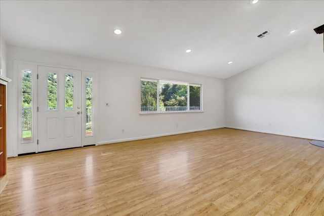 14319 Ballantree Ln, Grass Valley, CA 95949