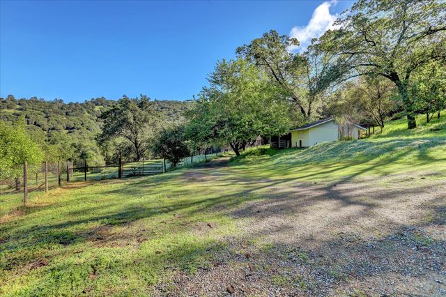 14319 Ballantree Ln, Grass Valley, CA 95949