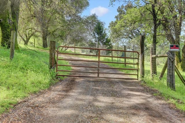 14319 Ballantree Ln, Grass Valley, CA 95949