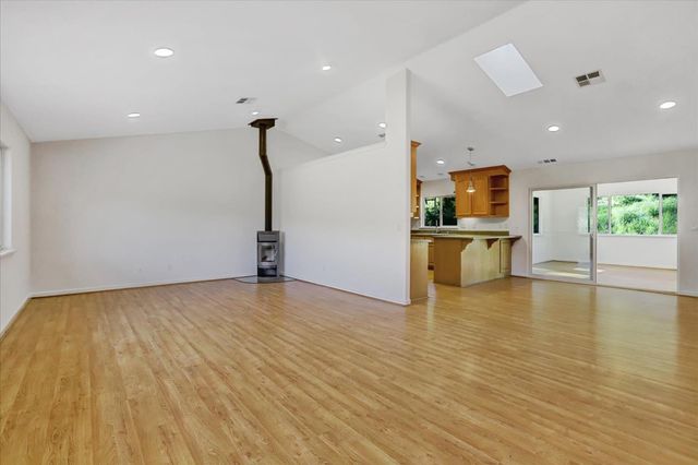 14319 Ballantree Ln, Grass Valley, CA 95949