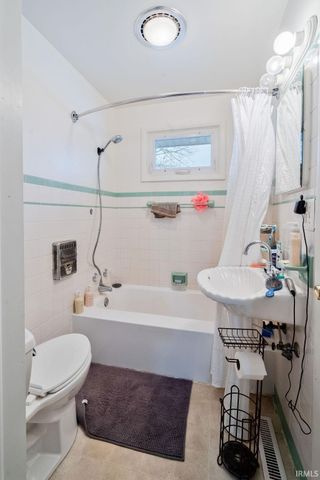 501 S Hardacre Court, New Castle, IN 47362