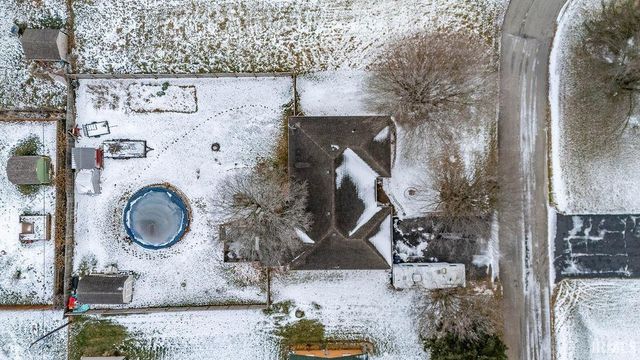 501 S Hardacre Court, New Castle, IN 47362