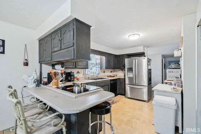 501 S Hardacre Court, New Castle, IN 47362