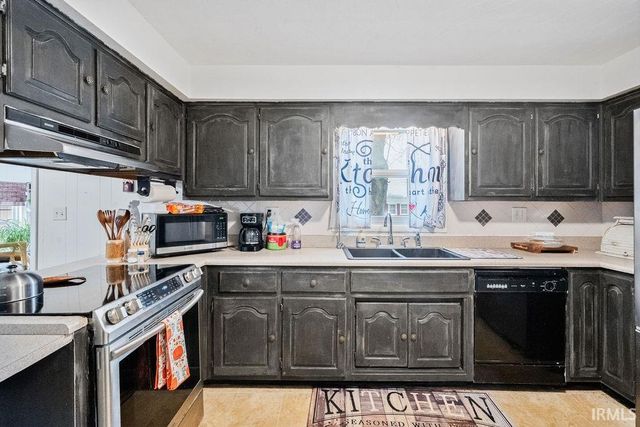 501 S Hardacre Court, New Castle, IN 47362