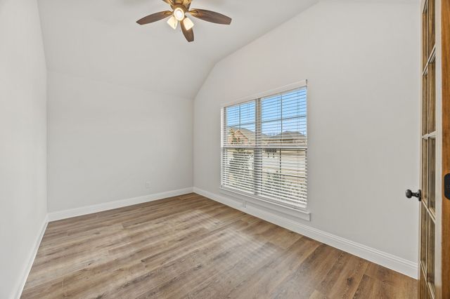 201 Maverick Trail, Valley View, TX 76272