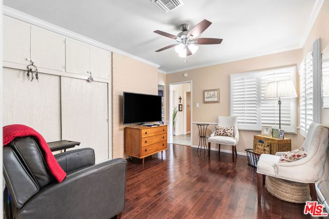 9619 S 11th Avenue, Inglewood, CA 90305