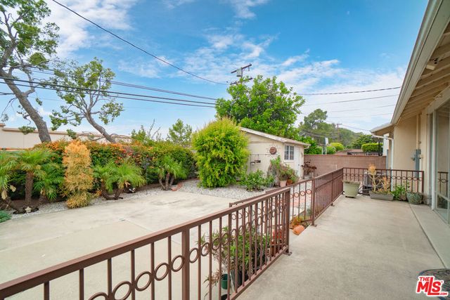 9619 S 11th Avenue, Inglewood, CA 90305