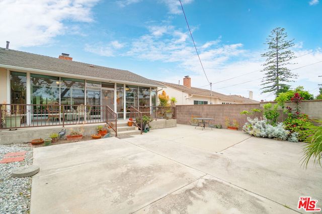 9619 S 11th Avenue, Inglewood, CA 90305